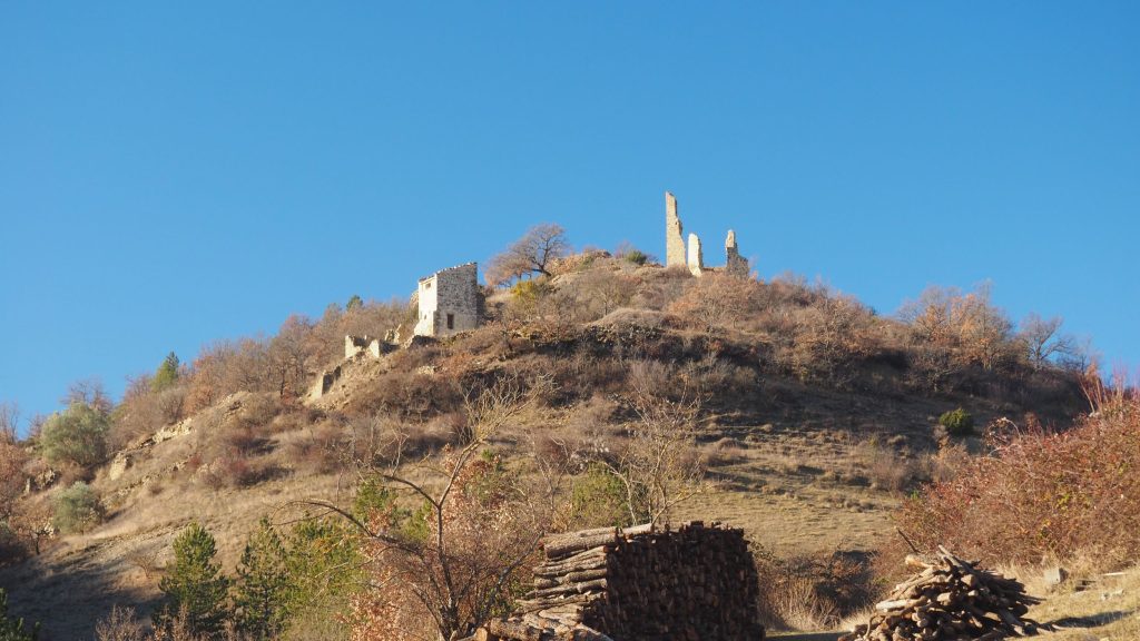 La butte du village après travaux